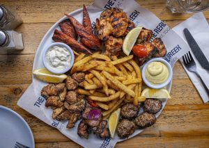 tsiknopempti - grilled meat platter